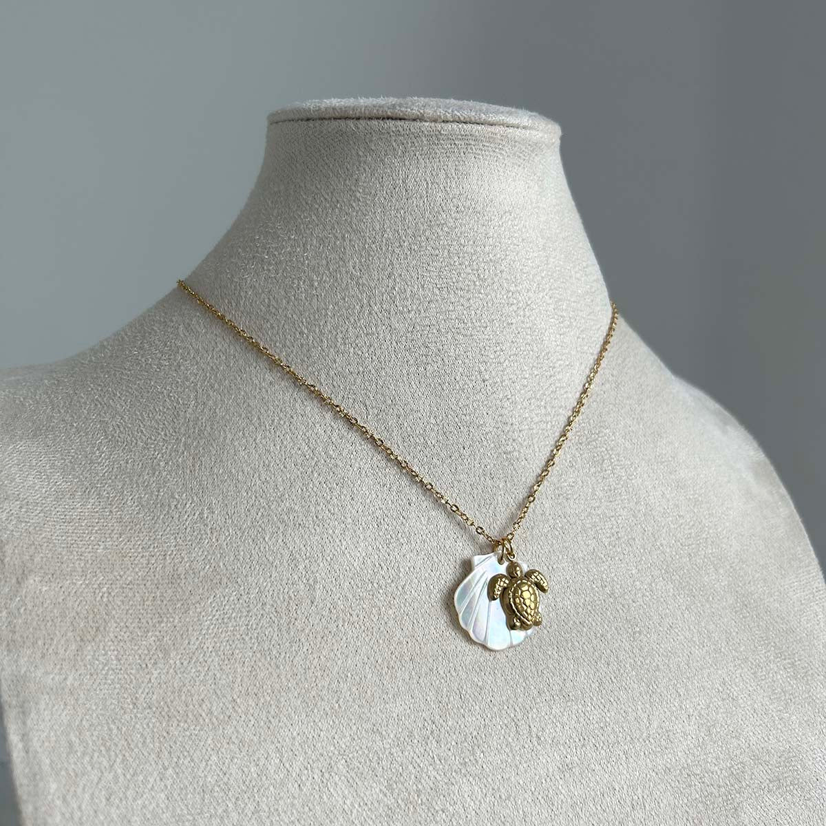 OCEANS / / NECKLACES