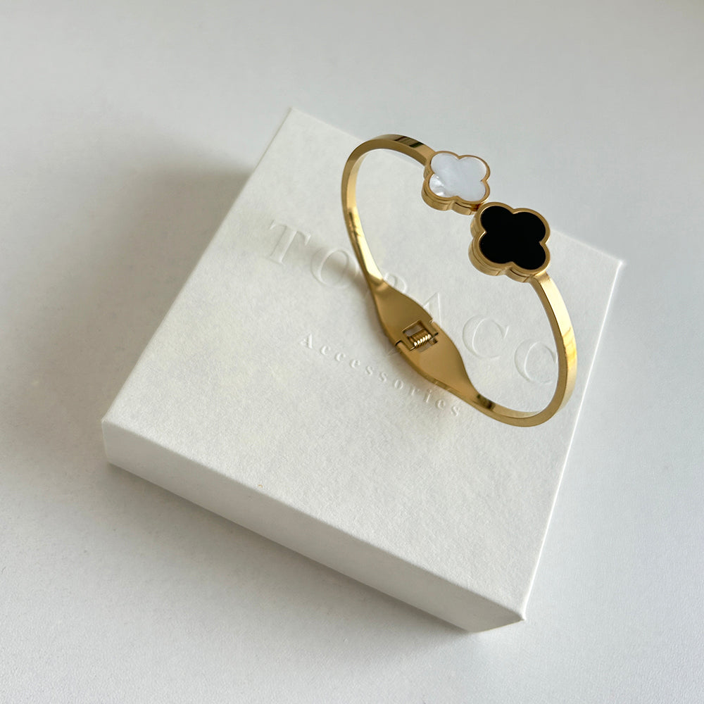 Black and white flowers / / Bangle