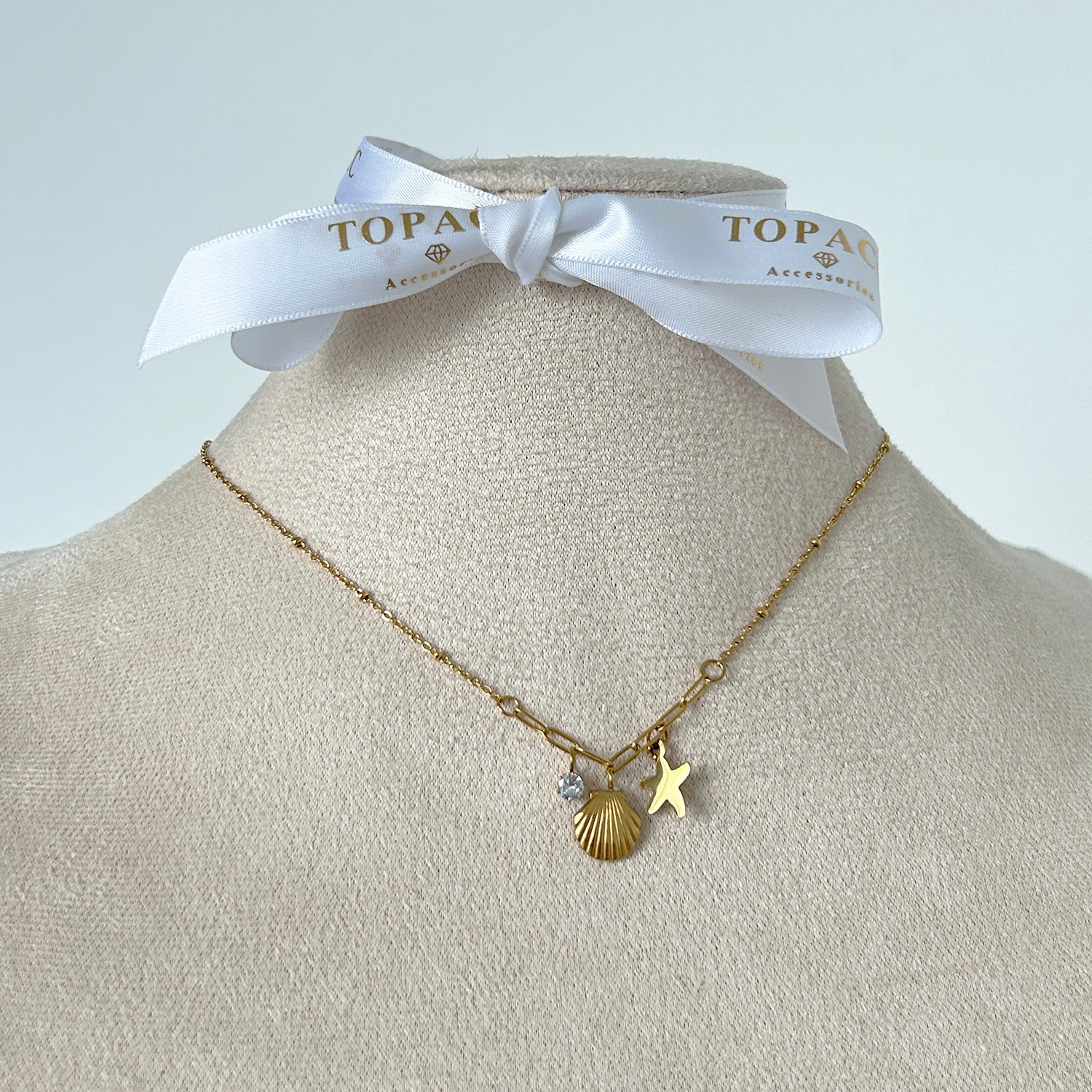 Lesley / / NECKLACES