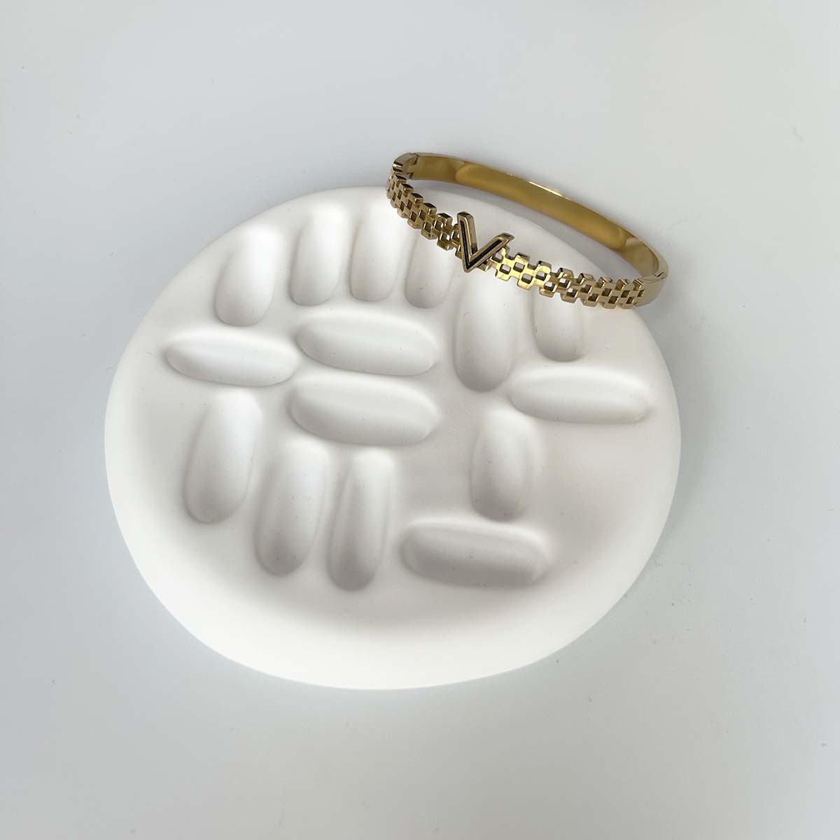 VV SKELETON // BANGLE