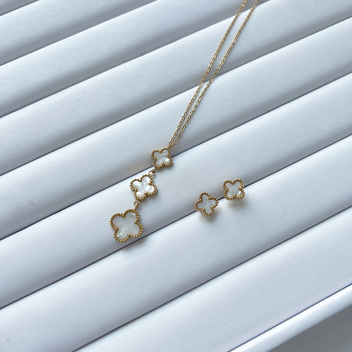 Violet / / NECKLACES