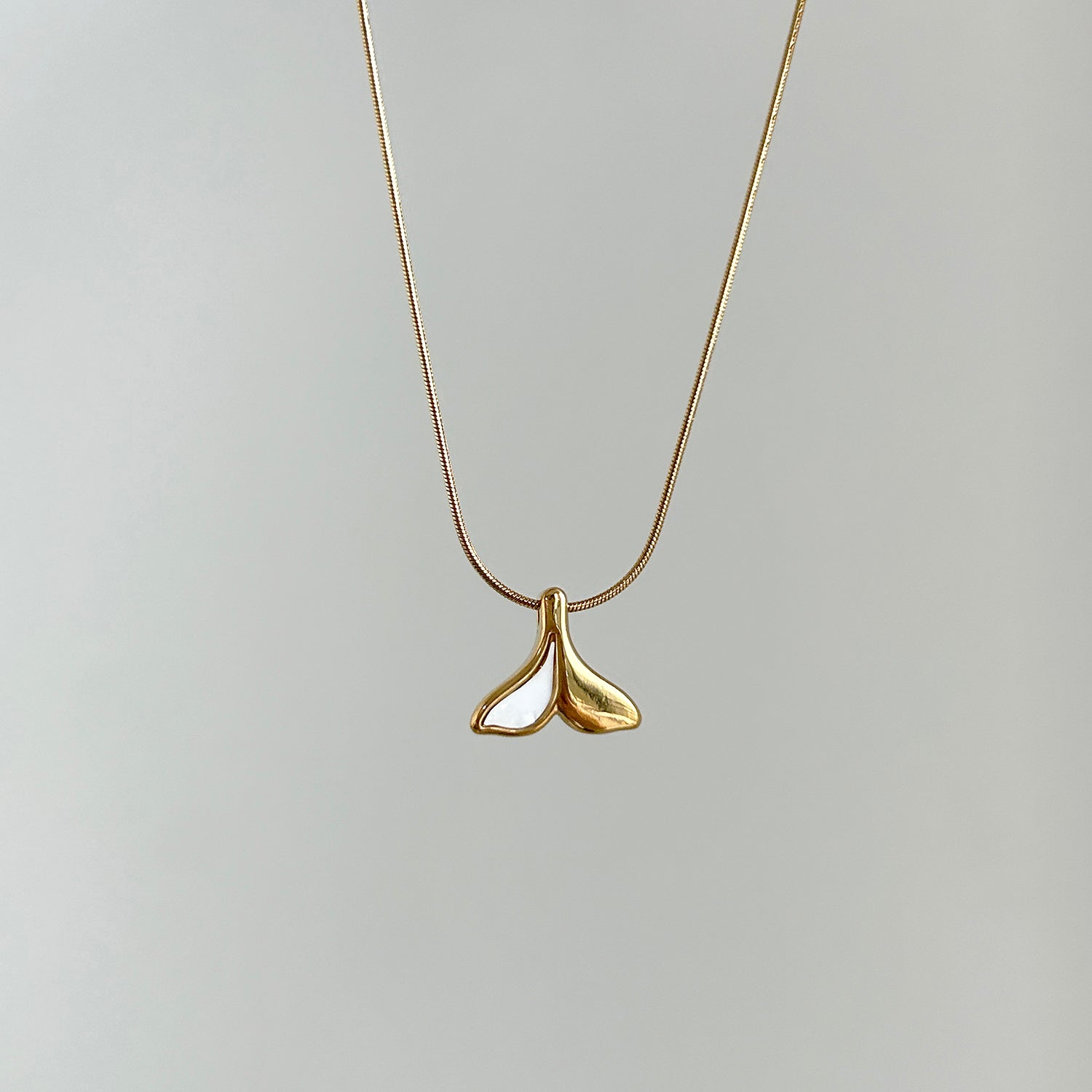 Julia / / NECKLACES
