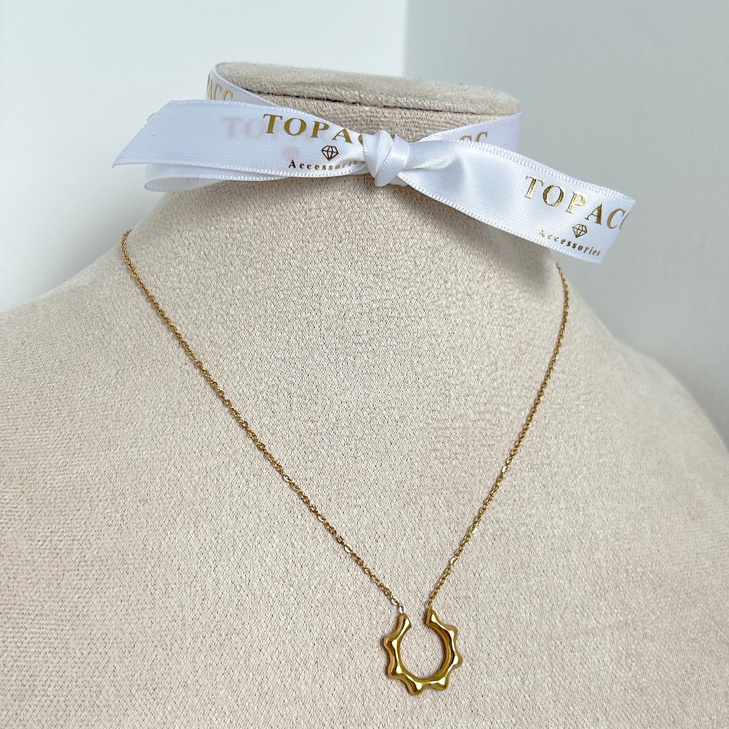 Paula / / NECKLACES