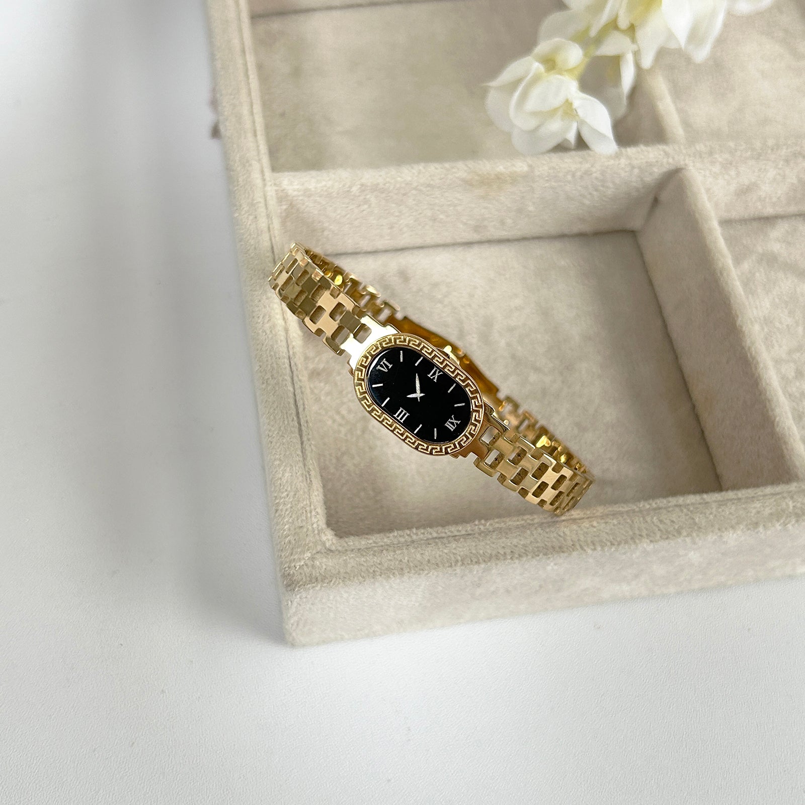 Genevieve / / BANGLE