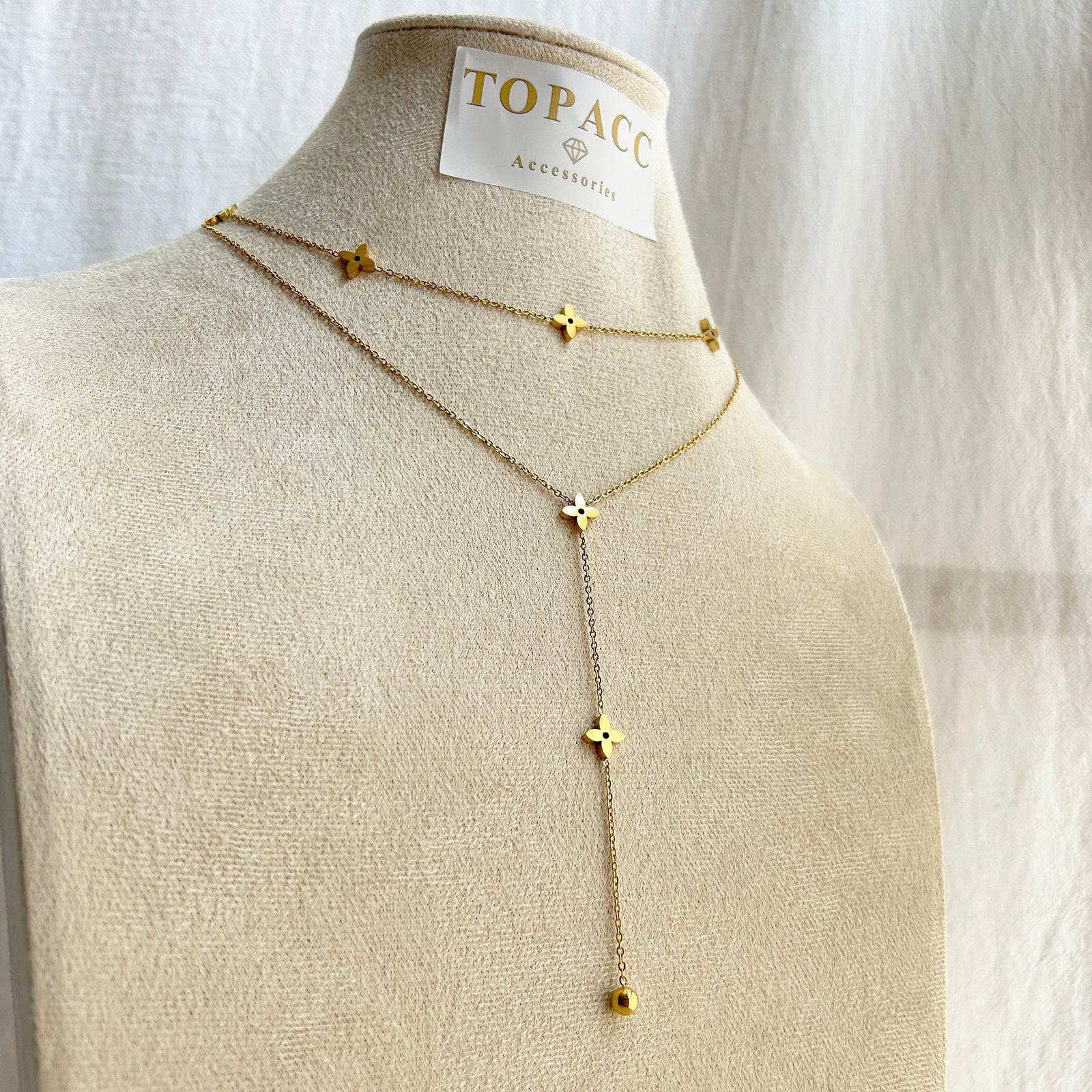 Charlotte / / NECKLACE