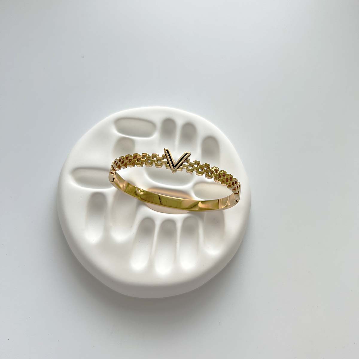 VV SKELETON // BANGLE