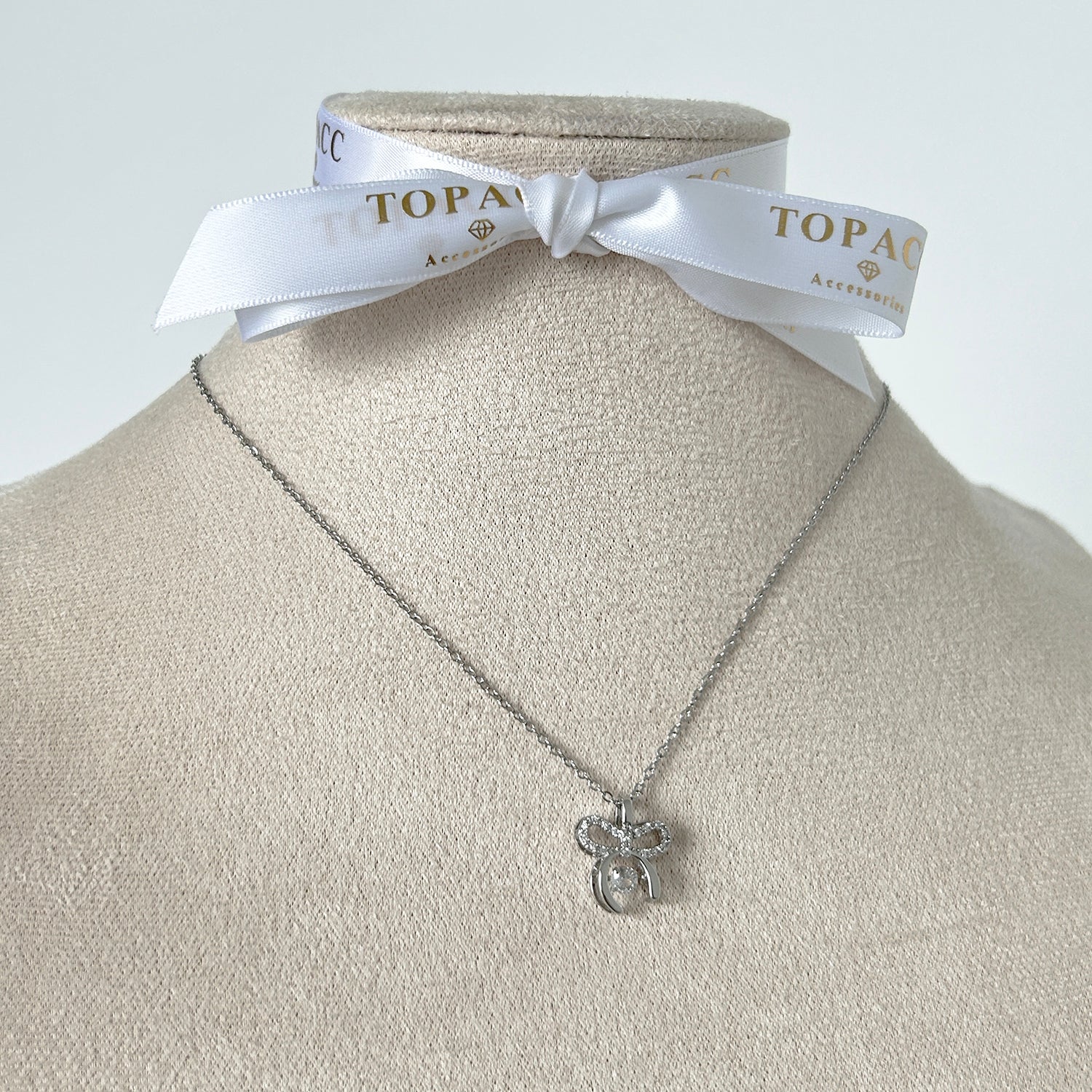 Jill / / NECKLACES