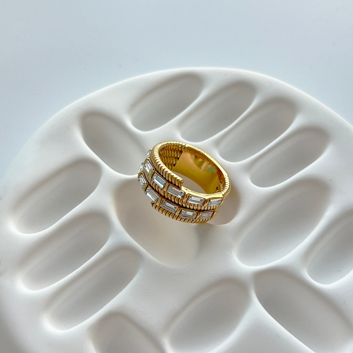 Lydia / / Ring