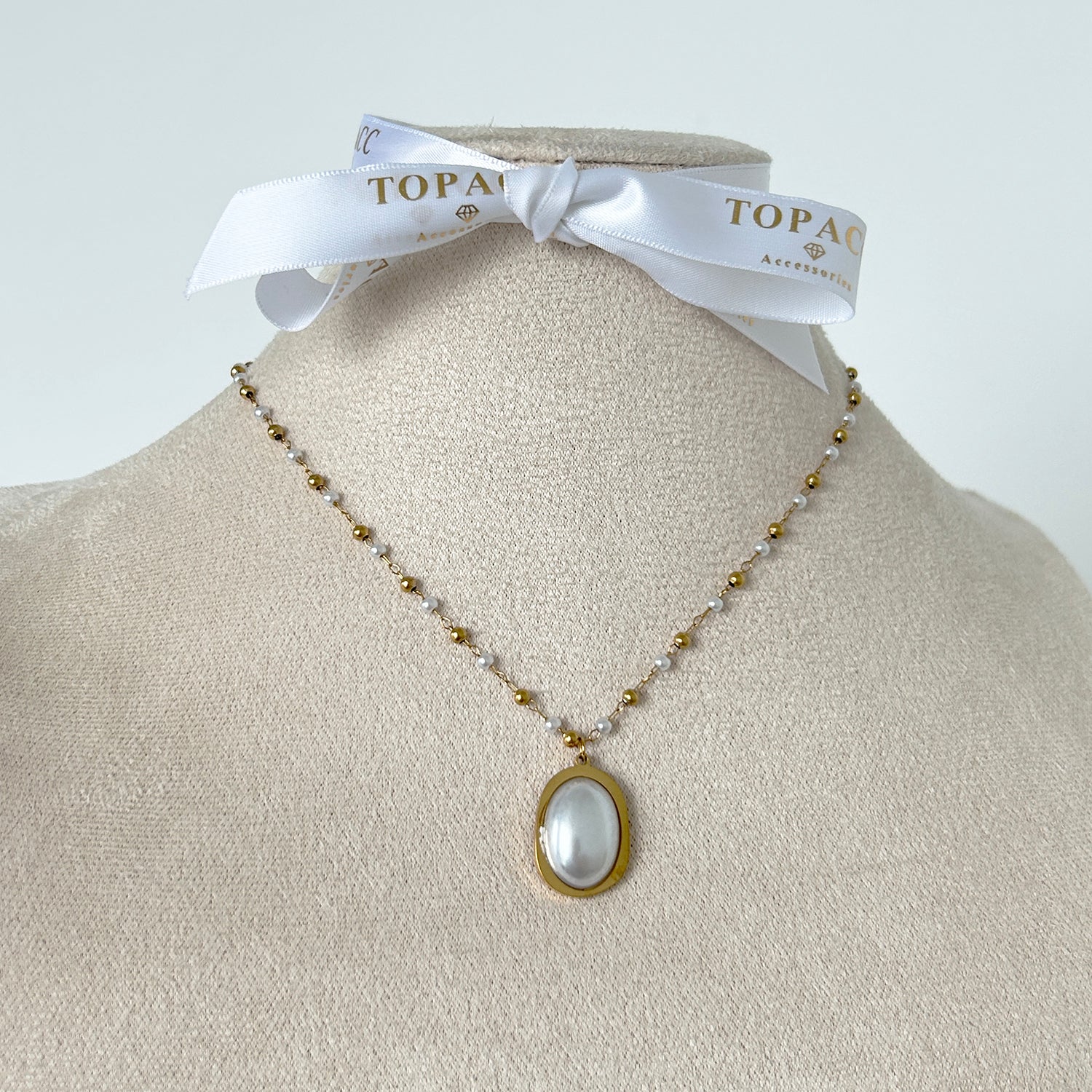 Nicole / / NECKLACES