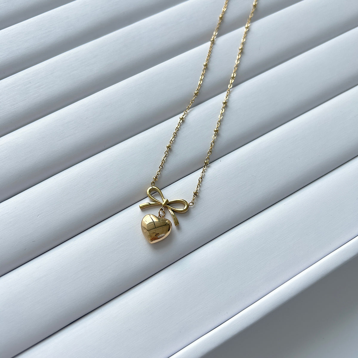 Sibyl / / NECKLACES