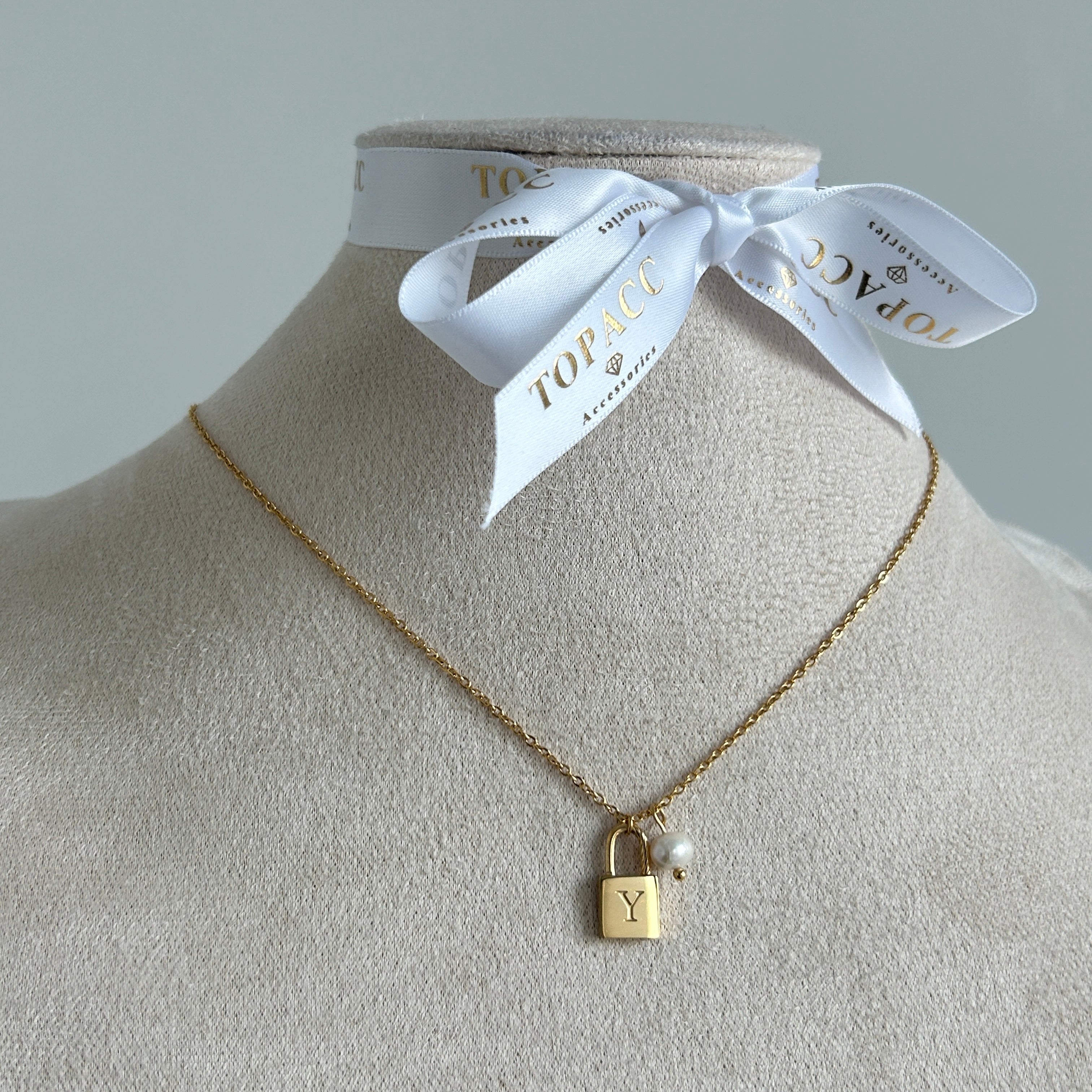 INITIALS / / NECKLACE
