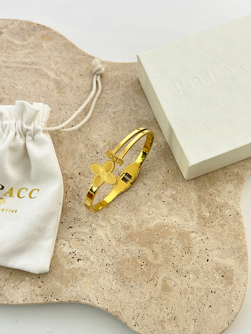 ABOUT QUEEN // BRACELET