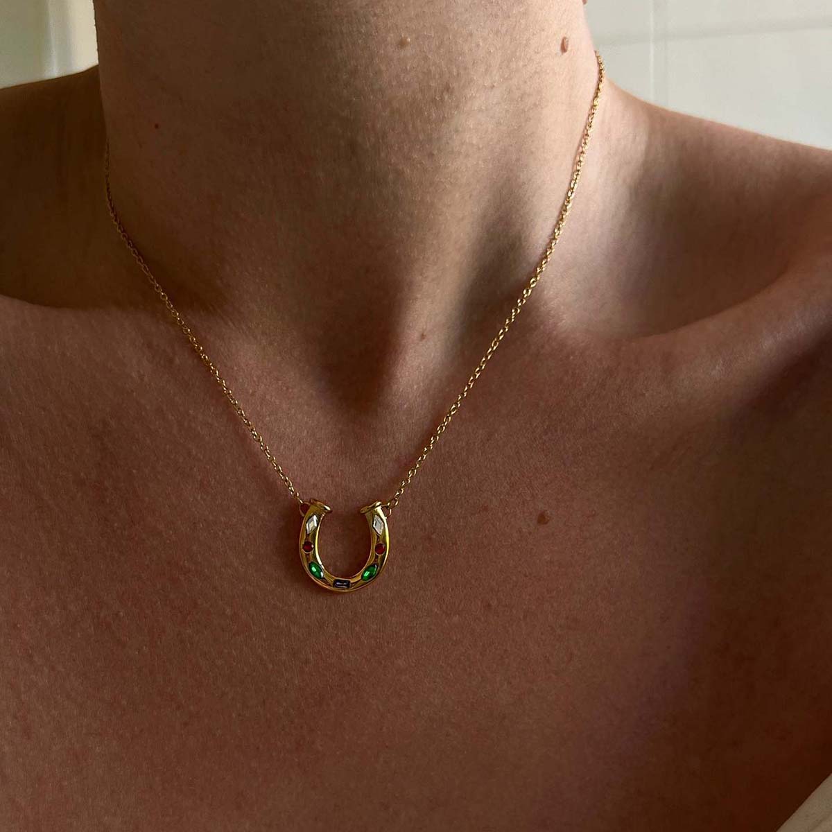 LOUISE / / NECKLACE