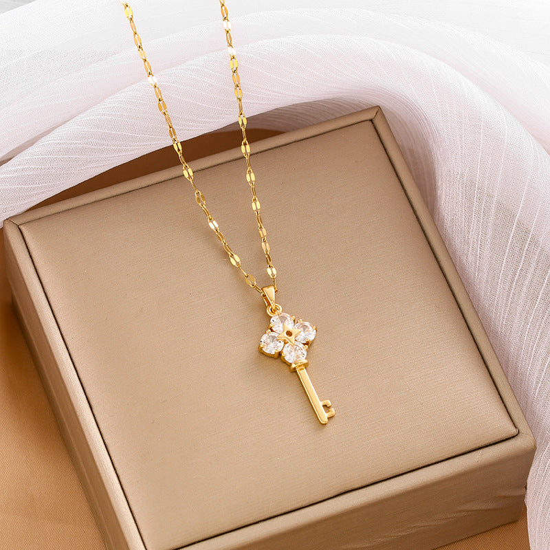ANGELA / / NECKLACE