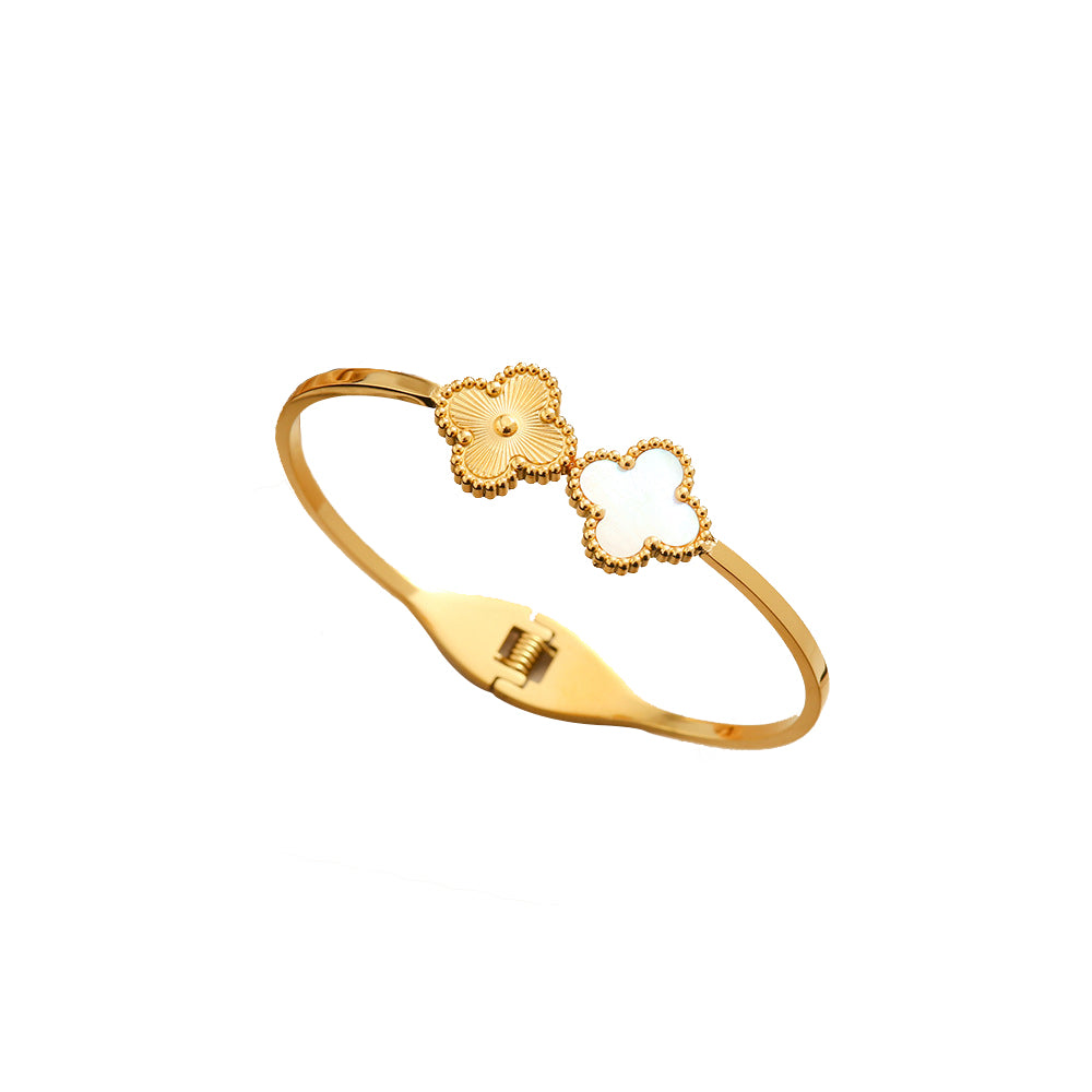 Black and white flowers / / Bangle