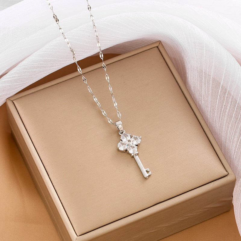 ANGELA / / NECKLACE