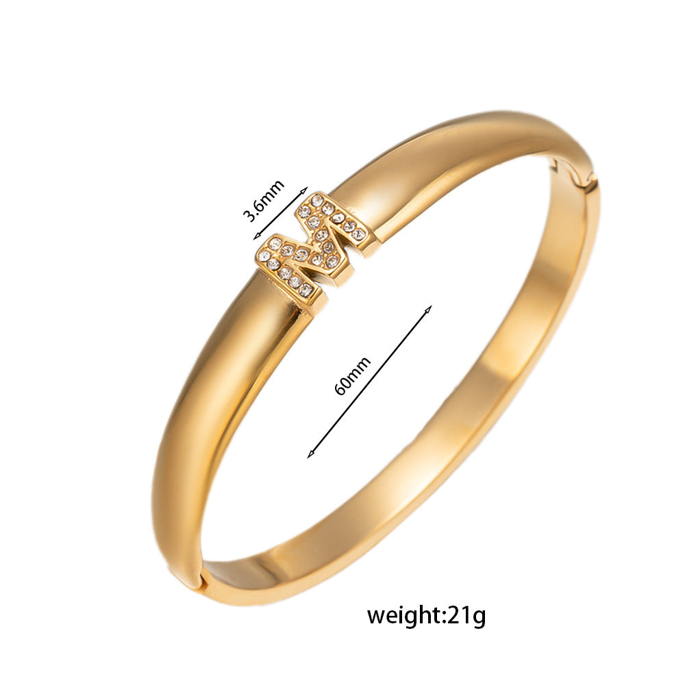 Constance / / BANGLE