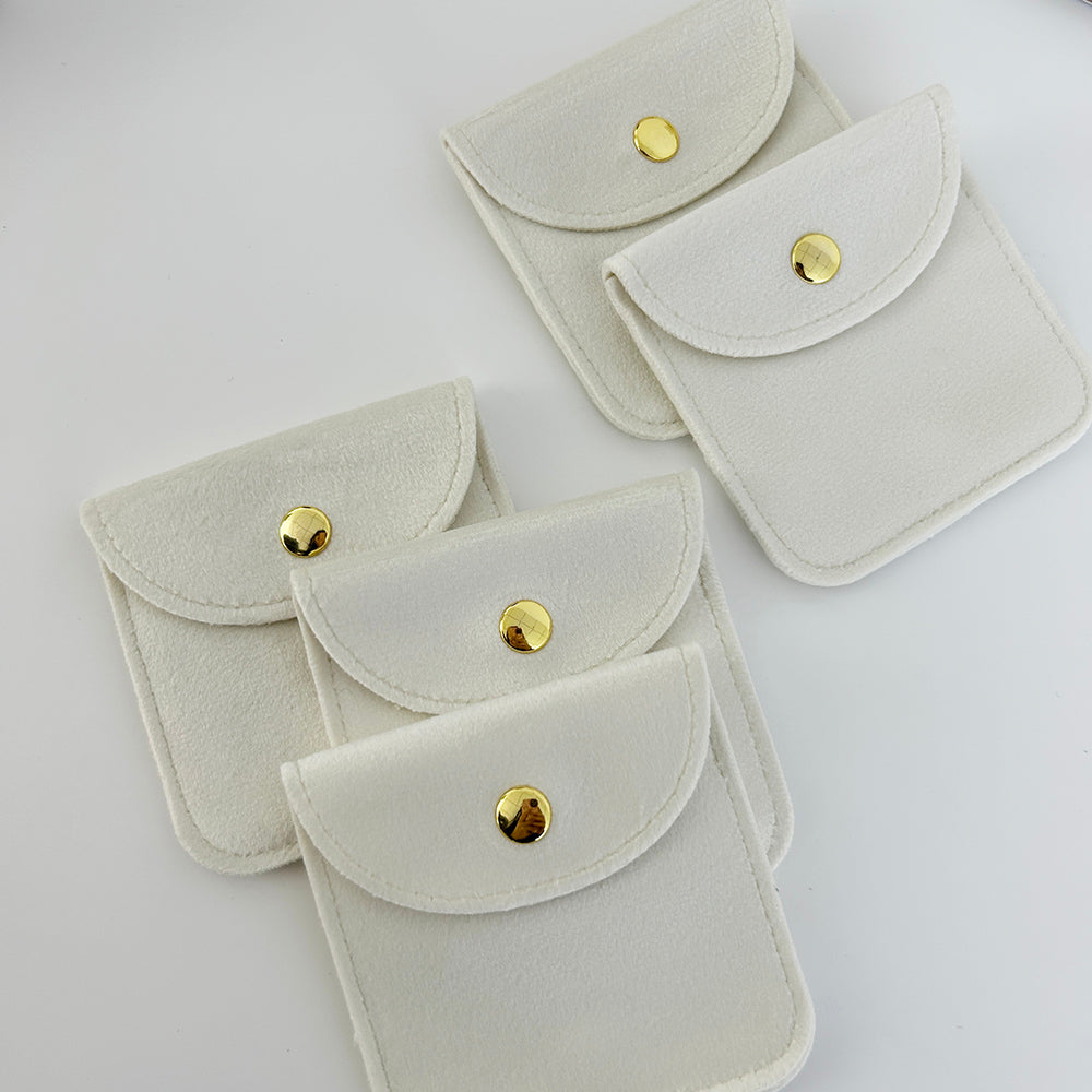 Wholesale of accessories