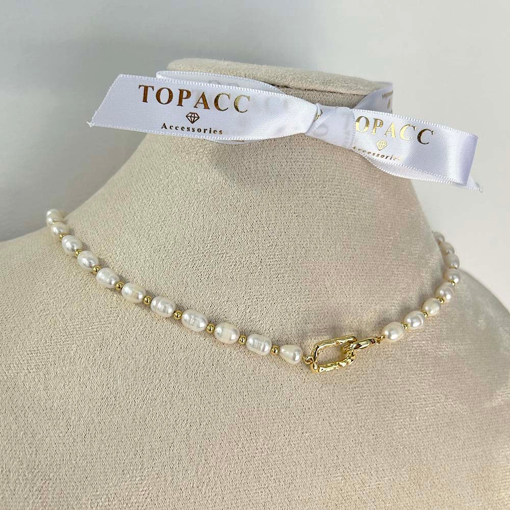 Baroque pearl necklace
