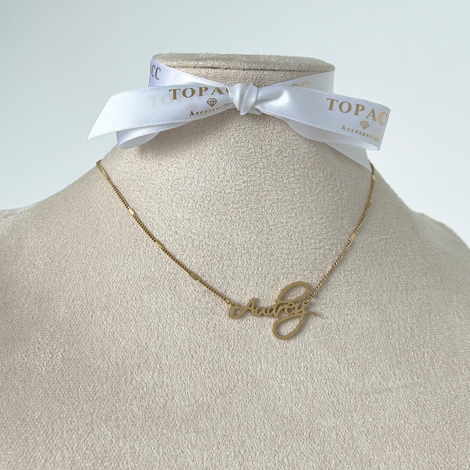Octavia / / NECKLACES
