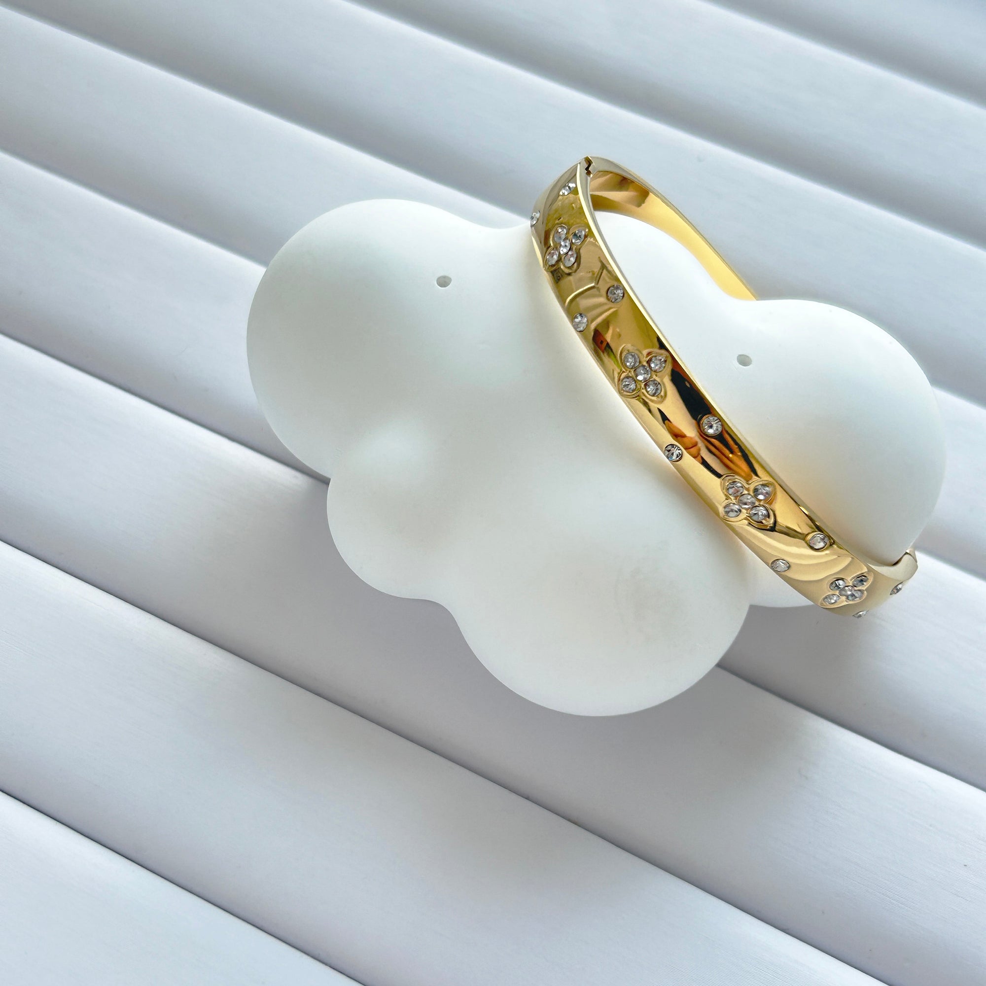 Athena / / BANGLE