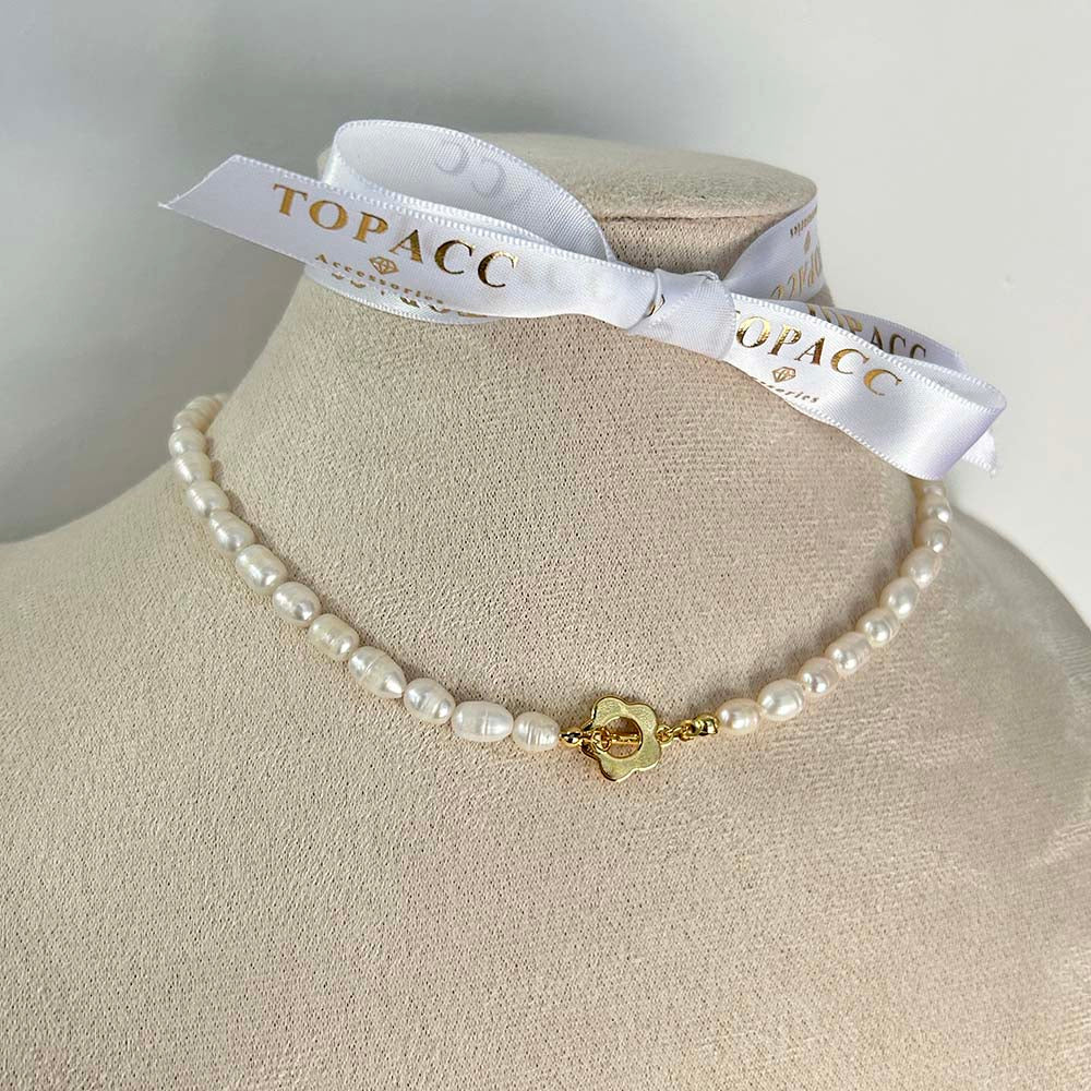 Baroque pearl necklace