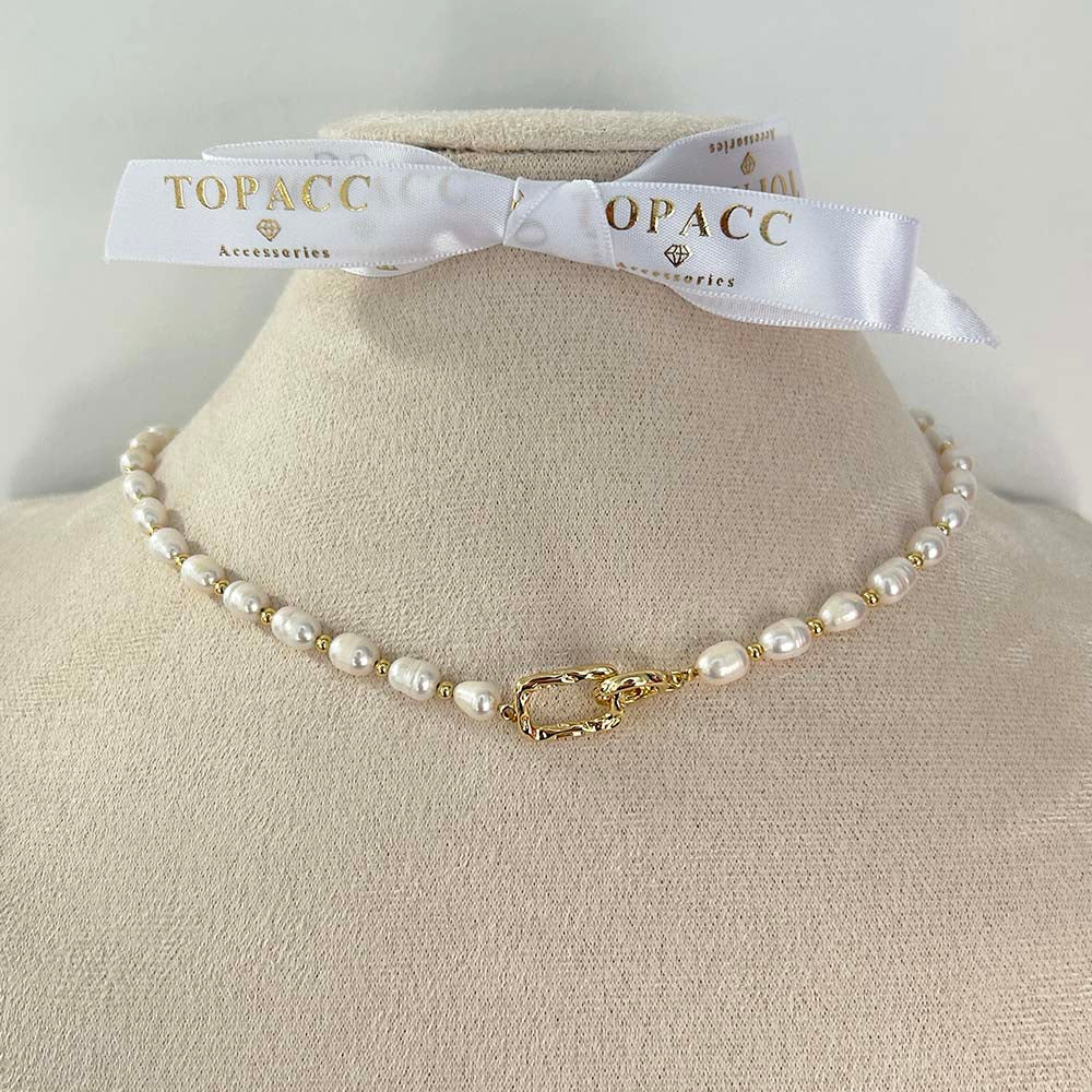Baroque pearl necklace