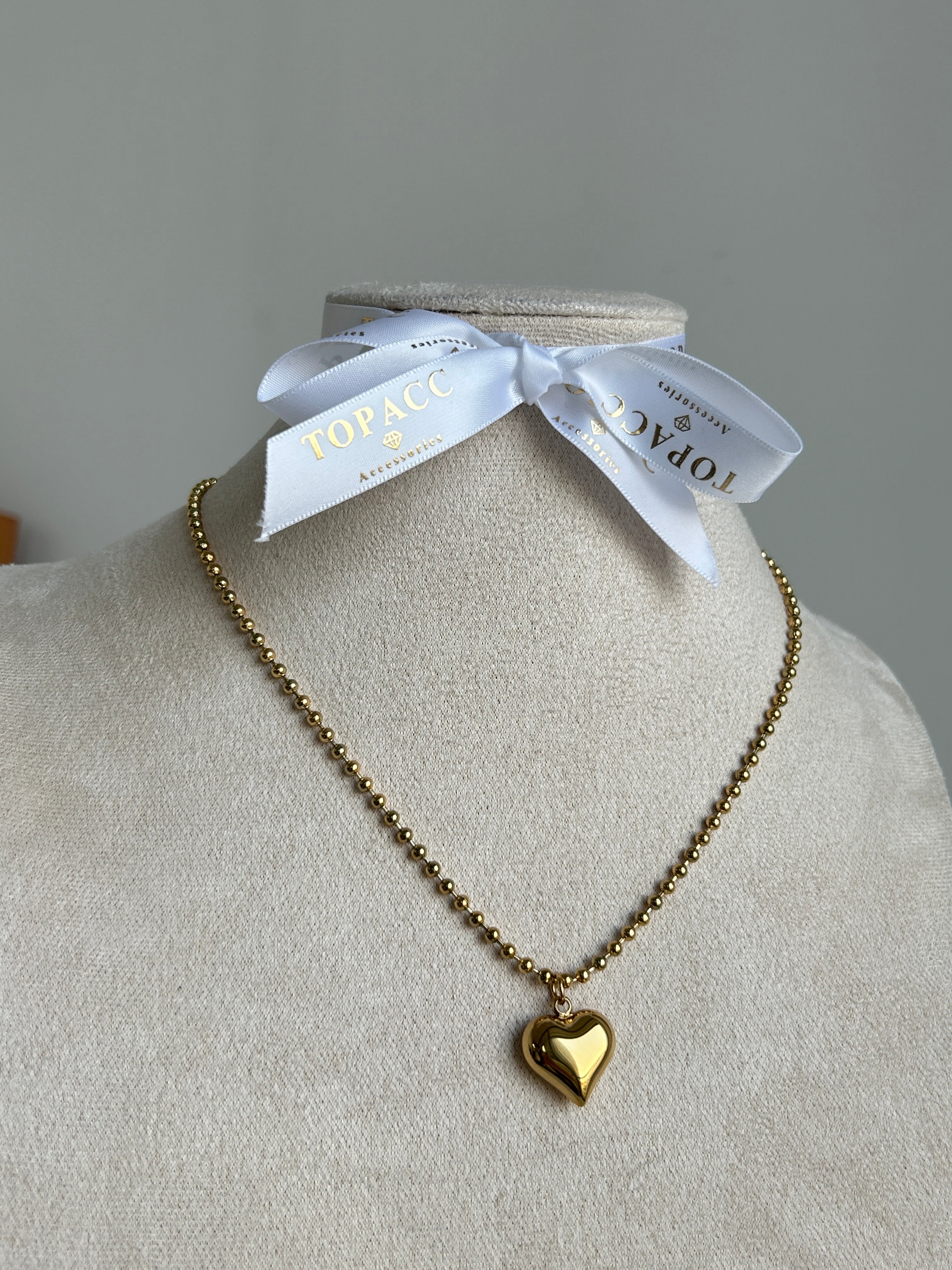 HEART-SHAPED //NECKLACE