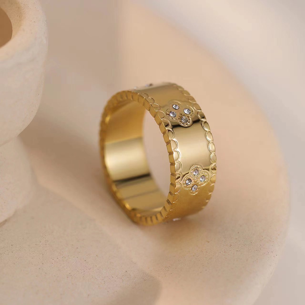 ZIRCON FLOWERE / RING