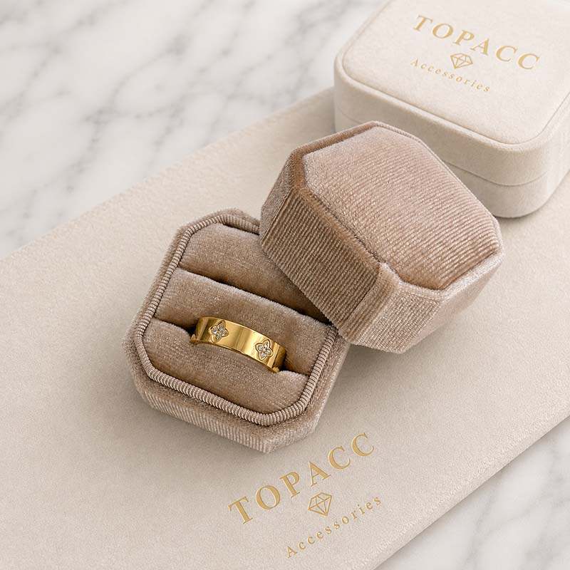 FOUR-LEAF / RING