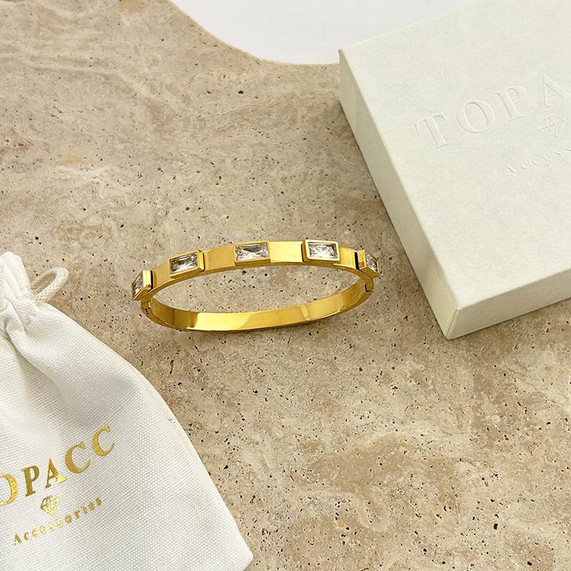 SQUARE ZIRCONIA / BANGLE
