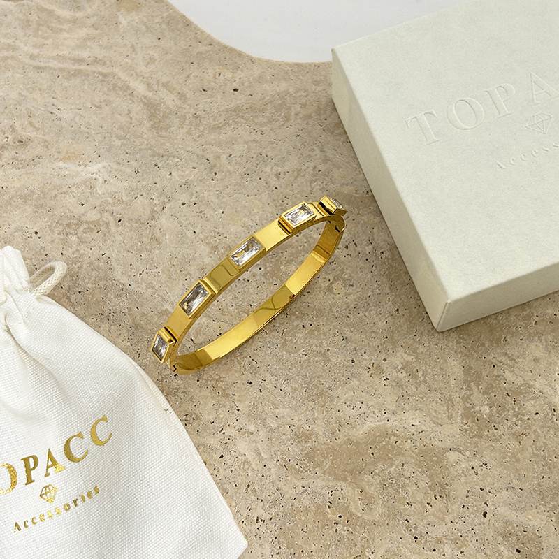 SQUARE ZIRCONIA / BANGLE